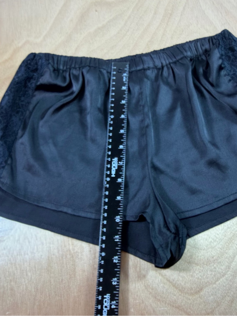 Boohoo Black Satin Lace-Panel Sleep Shorts - Picture 2 of 9